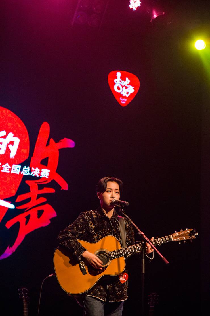 第四届“球盟会吉他女声弹唱大赛”总冠军出炉<br />温格夺冠，董冬冬担任评委